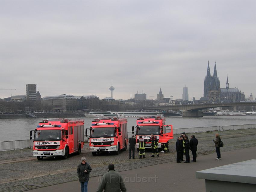 Neue LF`s fuer Koeln Uebergabe in Koeln Deutz an den Wachen  P047.JPG